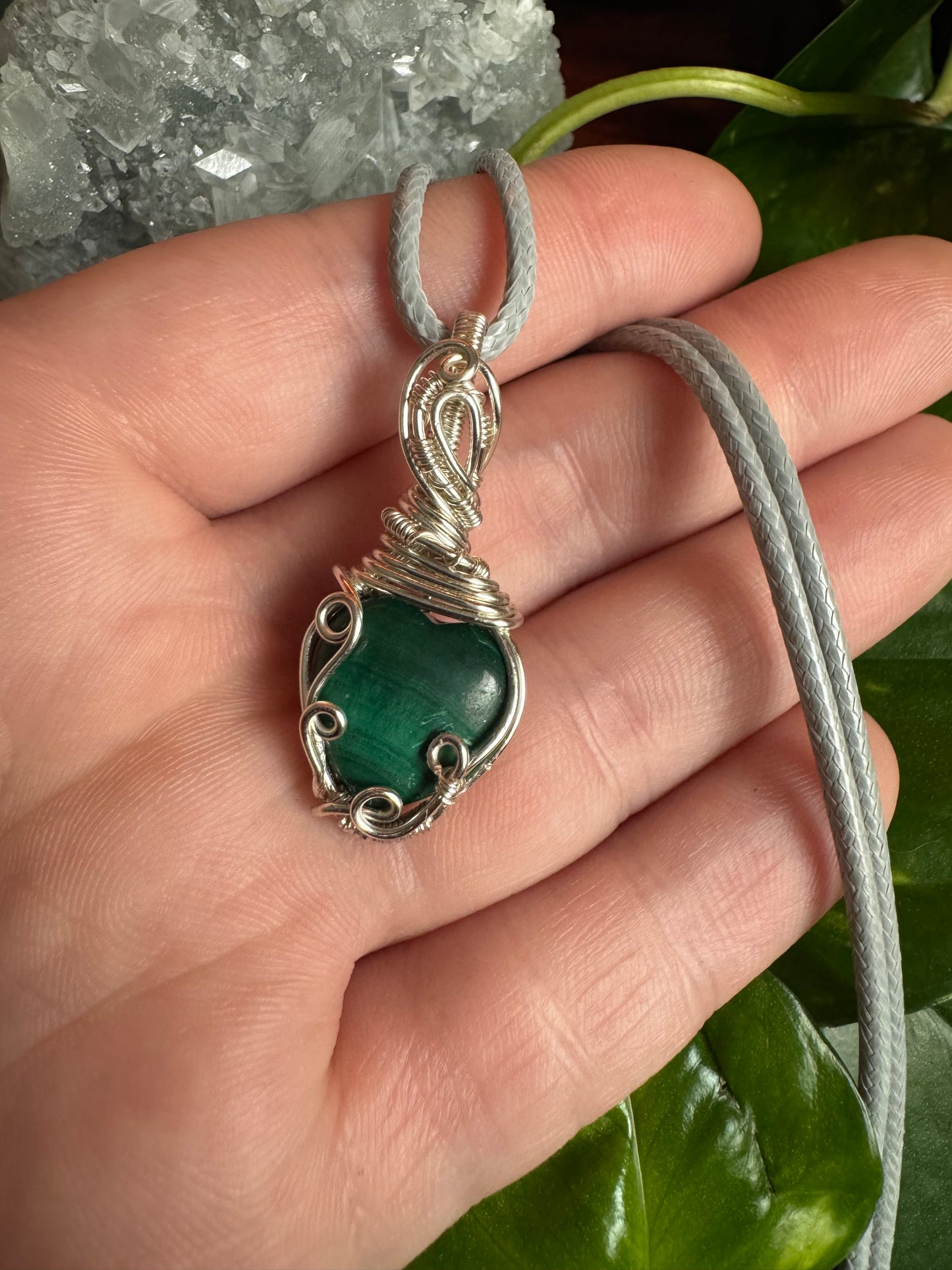 the lover pendant (malachite)