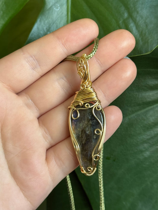 labradorite pendant