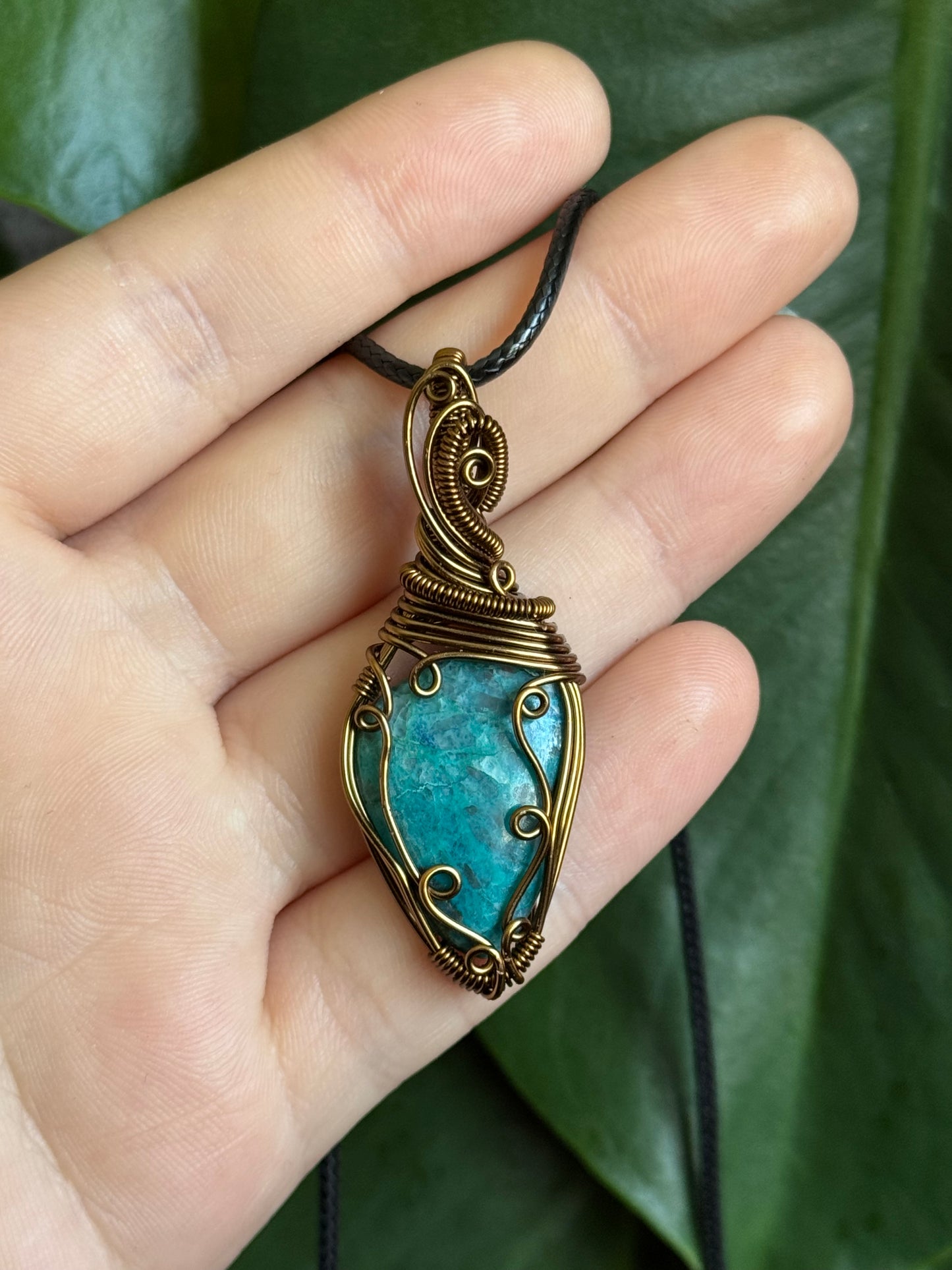 blue apatite pendant