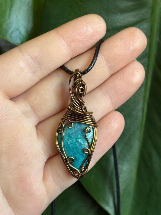 blue apatite pendant