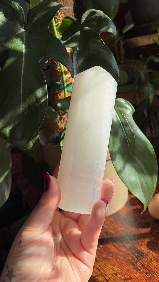 Selenite Tower (6 Sided)